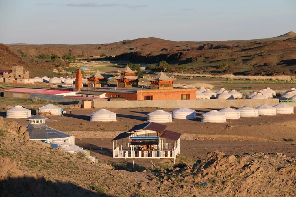Gers Building Mongolia Photography & Golden Eagle Festival – 2-Week Photo Tour