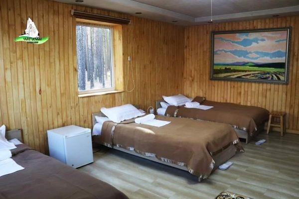 Photography tours mongolia, Private tours mongolia,Chingisiin 3 Nuur, Eastern Mongolia tours mongolia, Gobi tours mongolia, Eagle Hunters tours mongolia, Mongolia tours in August, Mongolia tours in September