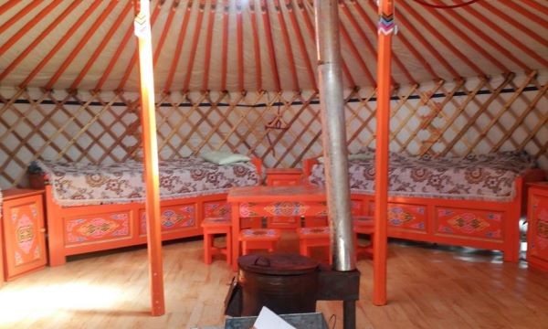 Naiman Nuur camp
