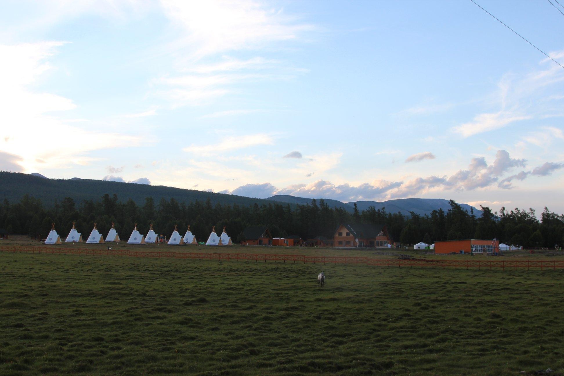 Art 88 Tourist Ger Camp