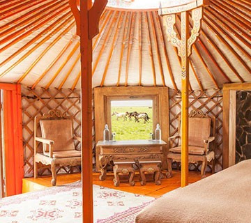 Highlights of Mongolia Luxury 14 days tour